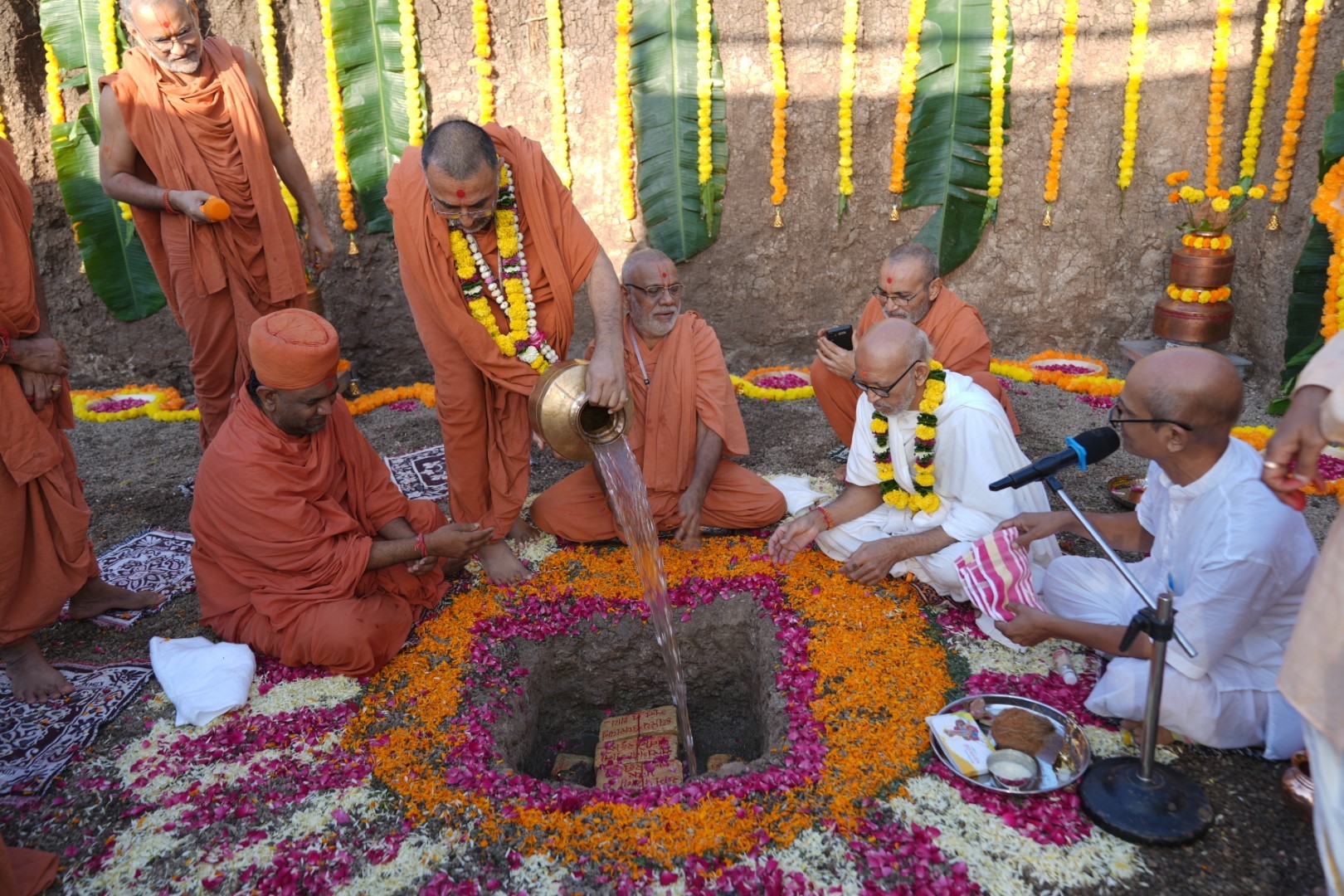 Nutan Swaminarayan Mandir (Bhaiyo - Bheno) nu Khatmurat avem Satsang Sabha - Ningala Nov 2025