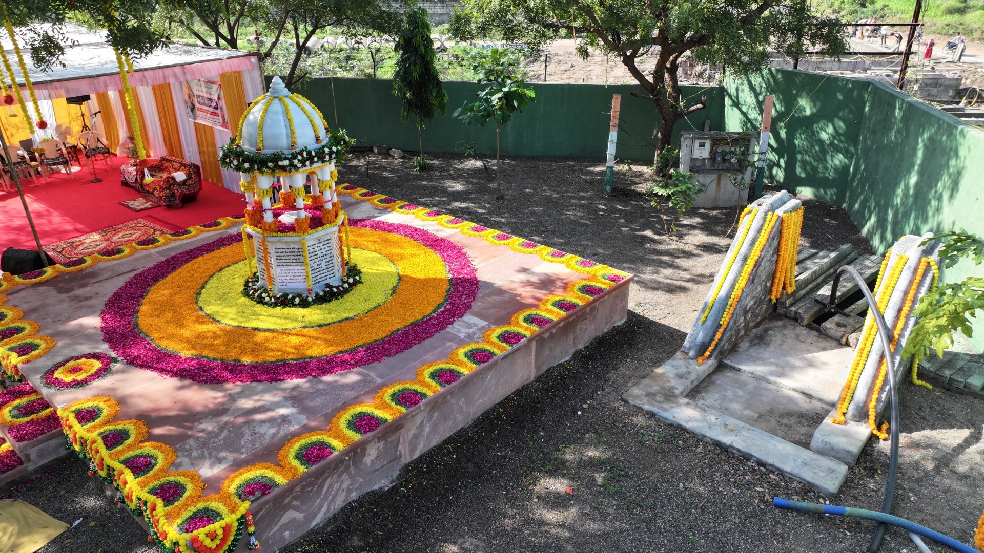 Smruti Chhattri Lokaarpan  Narayan Lehri Kuvo - Gadhpurdham Nov 2025