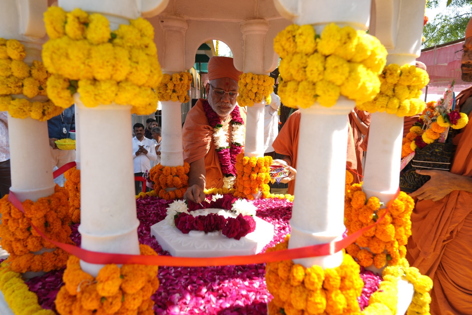 Smruti Chhattri Lokaarpan  Narayan Lehri Kuvo - Gadhpurdham Nov 2025
